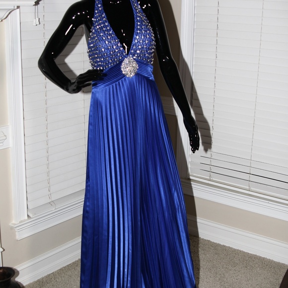 Formal/Prom Gown Size 6 NWT - Picture 2 of 7